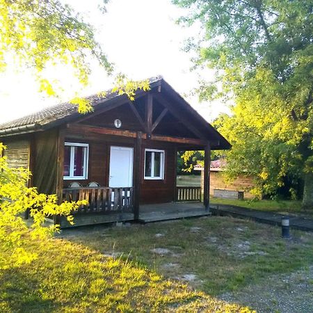 Camping Familial Les Chalets D'Uza Exterior foto
