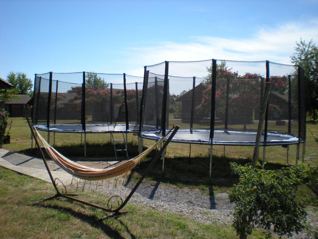 Camping Familial Les Chalets D'Uza Exterior foto