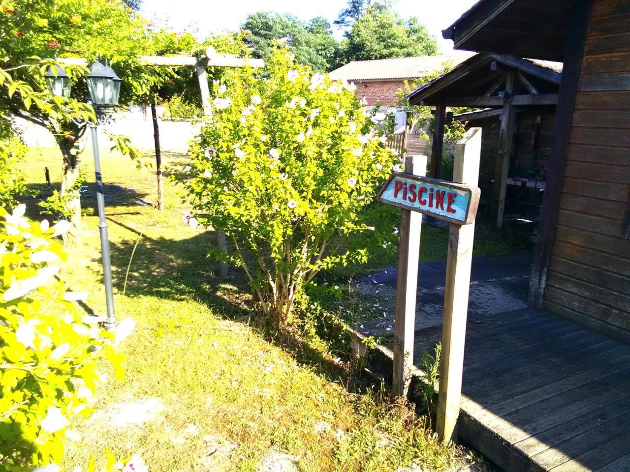 Camping Familial Les Chalets D'Uza Exterior foto
