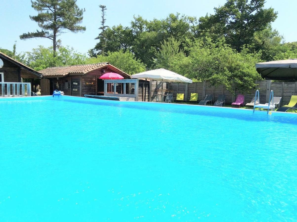 Camping Familial Les Chalets D'Uza Exterior foto